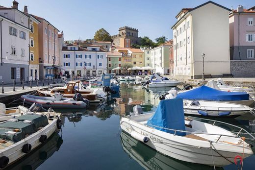 Βίλα σε Muggia, Trieste