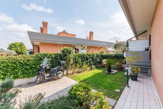 Villa in Rome, Latium