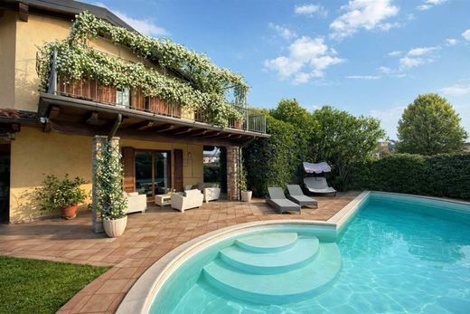 Villa in Passirano, Provincia di Brescia