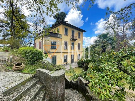 Villa in Tradate, Provincia di Varese