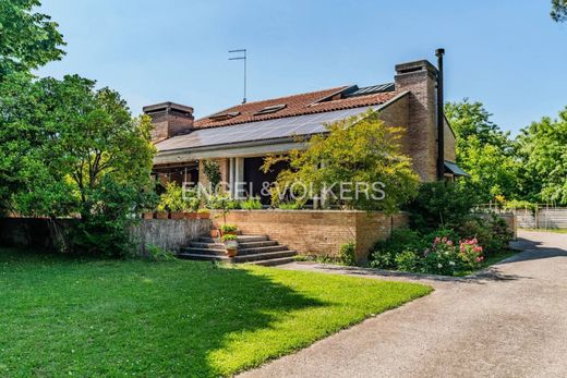 Villa Treviso, Treviso ilçesinde