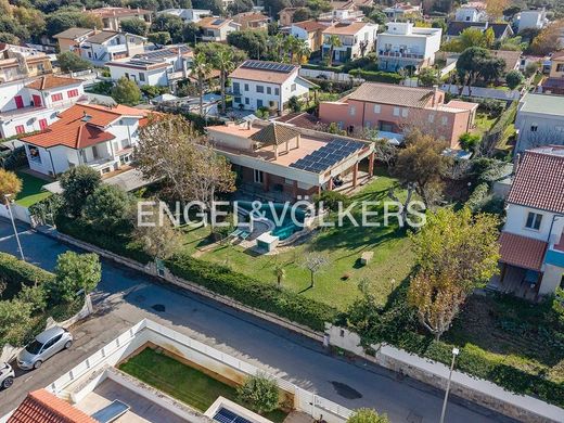 Villa a Fiumicino, Roma