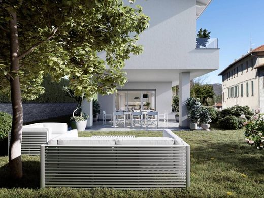 Villa in Faloppio, Provincia di Como