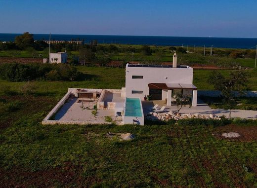 Villa in Carovigno, Provincia di Brindisi