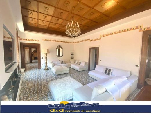 Appartamento a Napoli, Campania