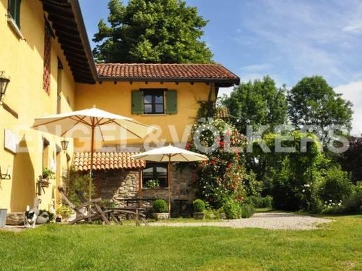 Casa de campo en Rancio Valcuvia, Provincia di Varese