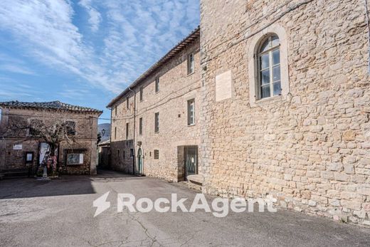 Château · Castle in Baschi