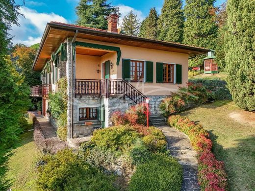 Villa in Proserpio, Provincia di Como