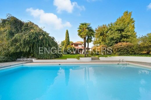 Villa in Fenegrò, Provincia di Como