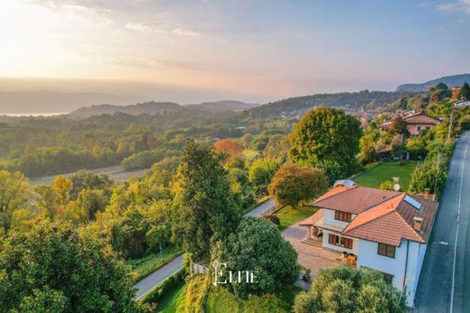 Villa in Besozzo, Provincia di Varese