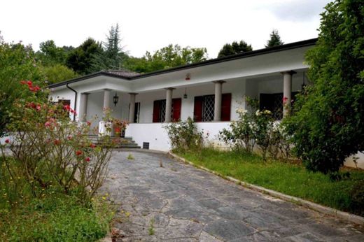Villa à Camaiore, Lucques