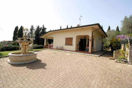 Villa - Massarosa, Provincia di Lucca