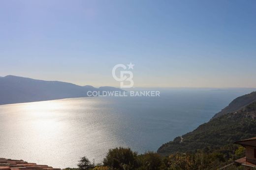 Complesso residenziale a Tignale, Brescia