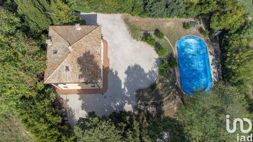 Villa in Osimo, Provincia di Ancona