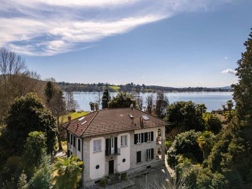 Villa in Travedona Monate, Provincia di Varese