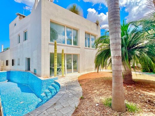 Villa Leverano, Lecce ilçesinde