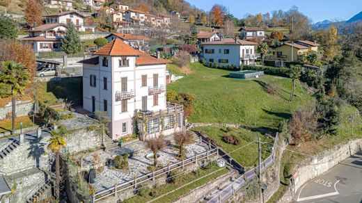 Willa w Dizzasco, Provincia di Como