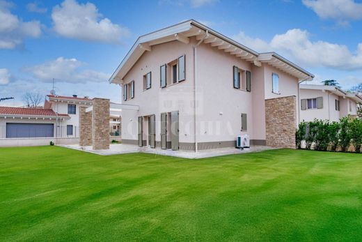 Castiglione delle Stiviere, Provincia di Mantovaのヴィラ