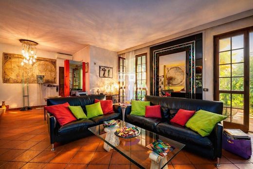 别墅  Sirmione, 布雷西亚省