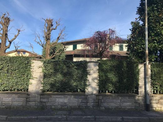 Villa a Vedano Olona, Varese