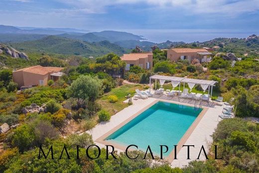 Villa in Trinità d'Agultu e Vignola, Provincia di Sassari