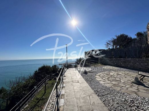 Portovenere, Provincia di La Speziaのヴィラ