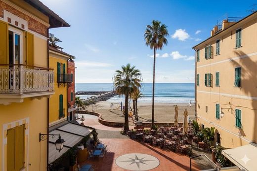 Apartment / Etagenwohnung in Laigueglia, Provincia di Savona