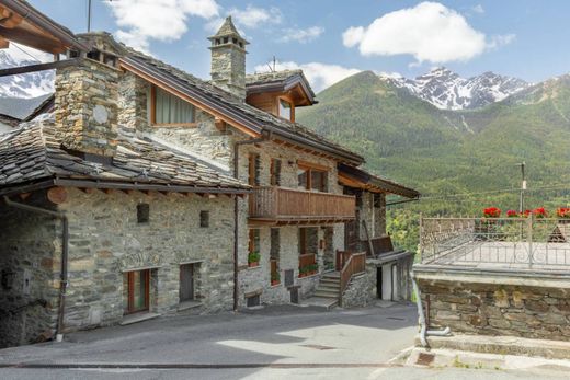 Apartment / Etagenwohnung in La Salle, Valle d'Aosta