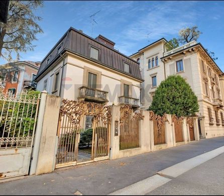 Villa in Milan, Lombardy