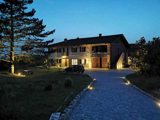 Country House in Monforte d'Alba, Provincia di Cuneo