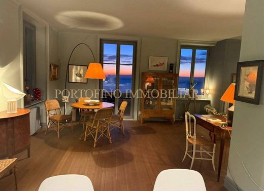 Apartment / Etagenwohnung in Camogli, Genua