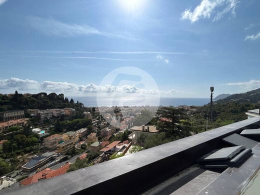 펜트하우스 / Alassio, Provincia di Savona