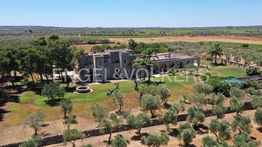 Villa - Avetrana, Provincia di Taranto