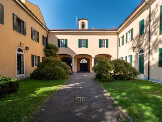 Villa in Novate Milanese, Milan