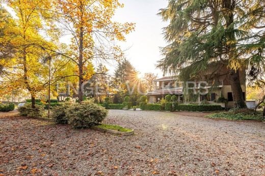 Villa Lonate Pozzolo, Varese ilçesinde
