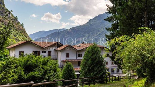 콘도미니엄 / Darfo Boario Terme, Provincia di Brescia