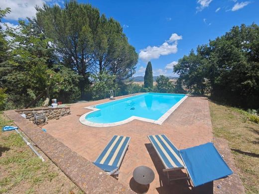 Country House in Volterra, Pisa