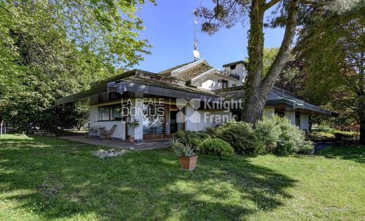 Villa à San Fermo della Battaglia, Côme