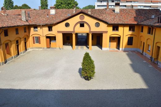 Residential complexes in Trezzano sul Naviglio, Milan