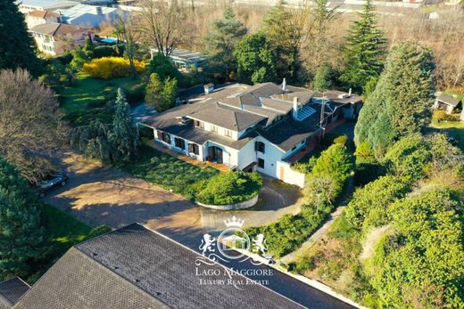 Βίλα σε Briga Novarese, Provincia di Novara