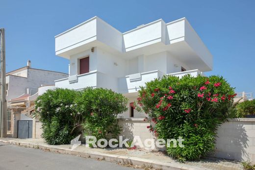 Villa Carovigno, Brindisi ilçesinde