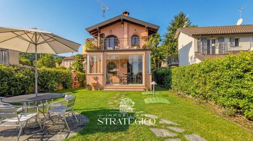 Villa in Meina, Provincia di Novara