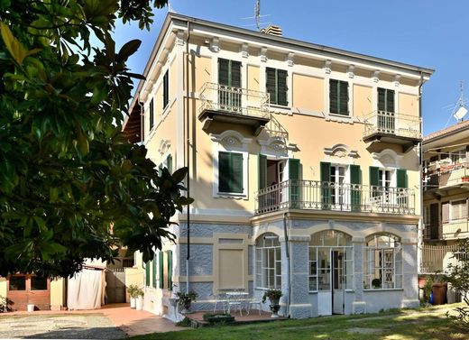 Villa in Alice Superiore, Torino