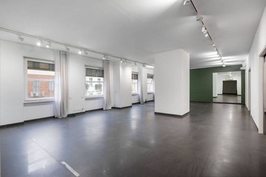 ‏משרד ב  מילאנו, Città metropolitana di Milano