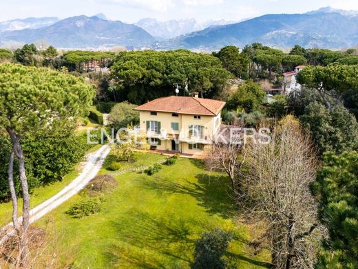 Villa - Massa, Provincia di Massa-Carrara