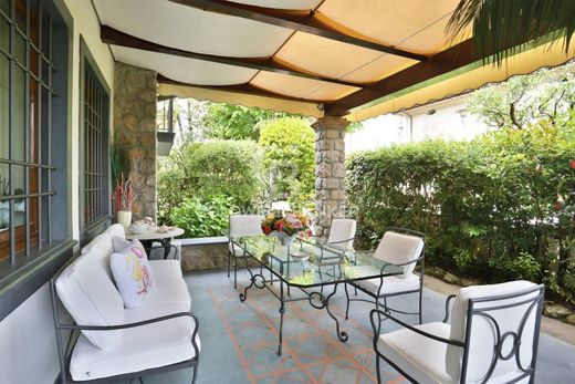 别墅  Forte dei Marmi, 卢卡省