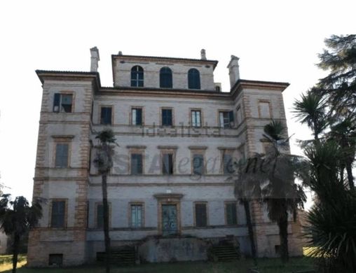 Villa en Porto Sant'Elpidio, Province of Fermo