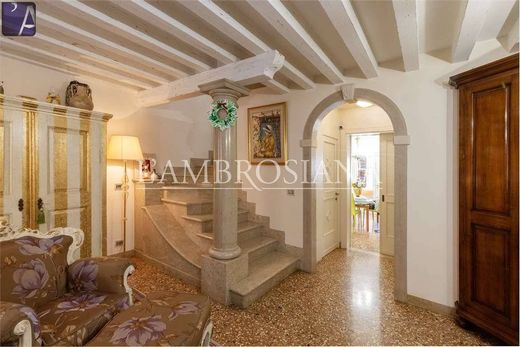 Maison de luxe à Padoue, Vénétie