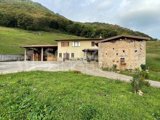 Gospodarstwo w Albino, Provincia di Bergamo