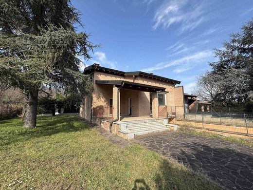 Villa a Gazzola, Piacenza